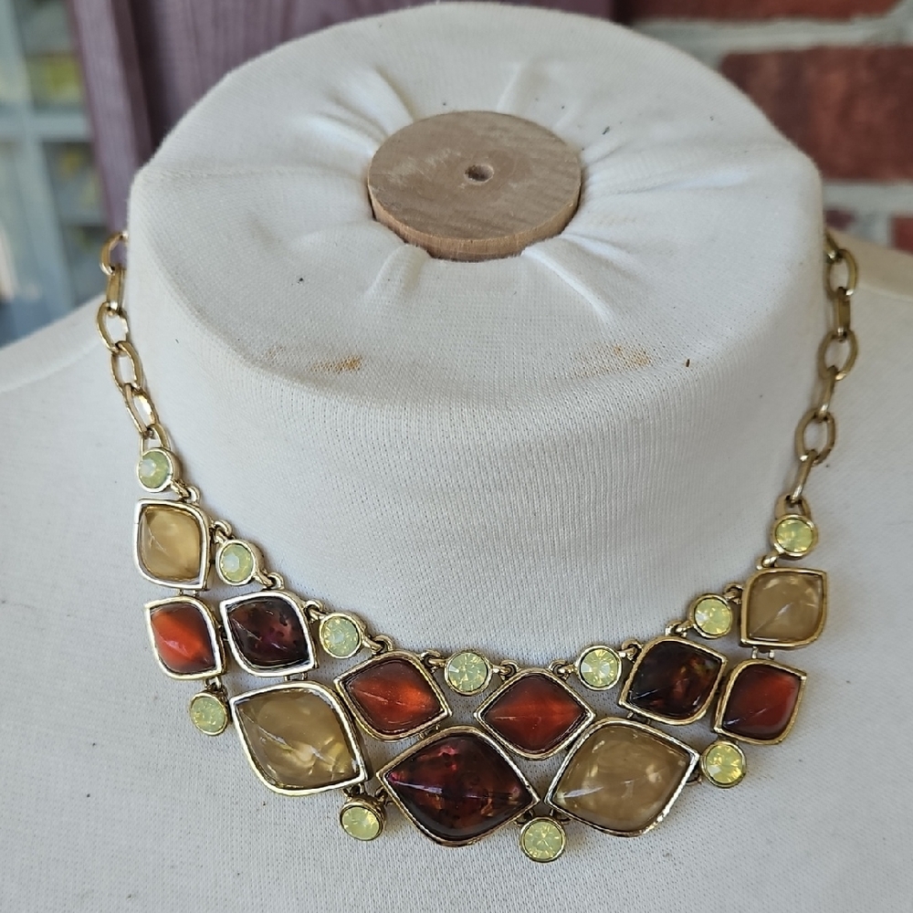 Elegant Gold and Amber Necklace